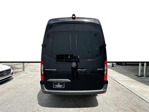 2025 Mercedes-Benz Sprinter 2500 144 WB Standard Roof Passenger