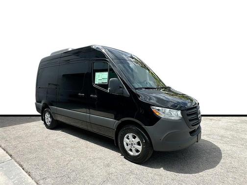 2025 Mercedes-Benz Sprinter 2500 144 WB Standard Roof Passenger