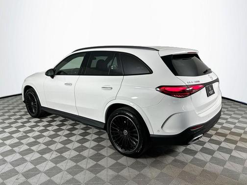 2025 Mercedes-Benz GLC 300 Base