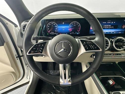 Polar White 2026 Mercedes-Benz GLB 250 Base