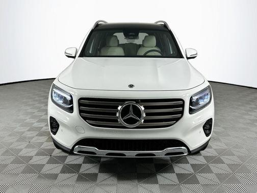 Polar White 2026 Mercedes-Benz GLB 250 Base