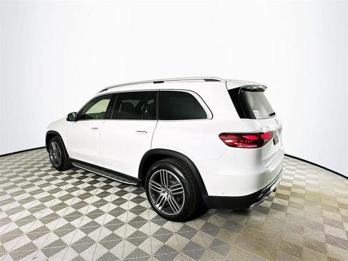 2026 Mercedes-Benz GLS 450 