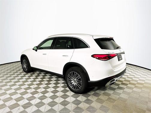 2026 Mercedes-Benz GLC 300 Base