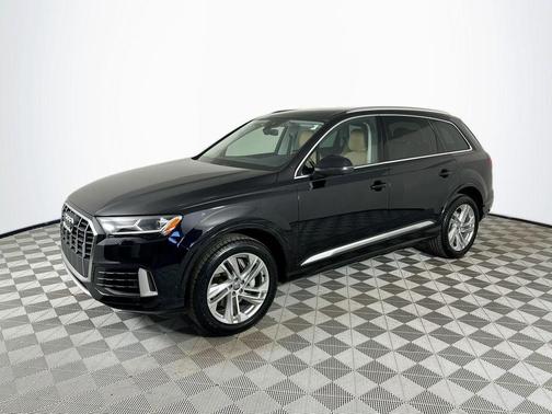 2020 Audi Q7 55 Premium Plus