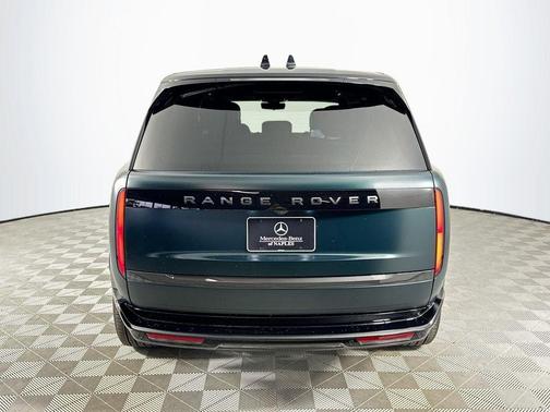 British Racing Green In Satin Finish 2026 Land Rover Range Rover P530 SE 7 Seat