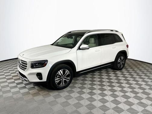 Polar White 2026 Mercedes-Benz GLB 250 Base 4MATIC