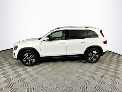 Polar White 2026 Mercedes-Benz GLB 250 Base 4MATIC
