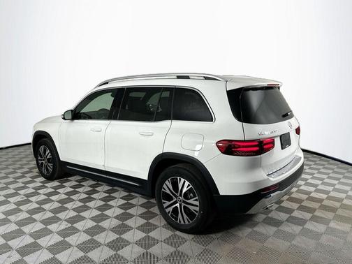 Polar White 2026 Mercedes-Benz GLB 250 Base 4MATIC