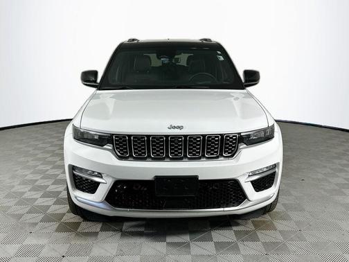 2022 Jeep Grand Cherokee Summit