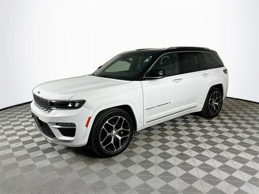 2022 Jeep Grand Cherokee Summit