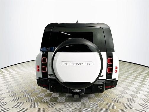 2023 Land Rover Defender X-Dynamic SE