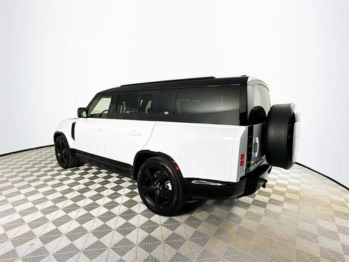 2023 Land Rover Defender X-Dynamic SE