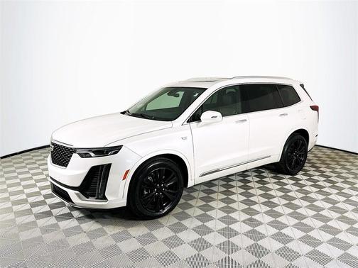 2022 Cadillac XT6 Premium Luxury FWD