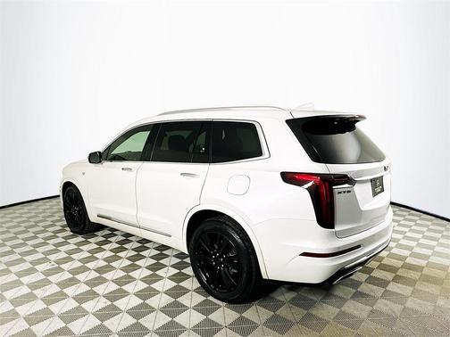 2022 Cadillac XT6 Premium Luxury FWD