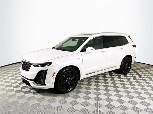 2022 Cadillac XT6 Premium Luxury FWD