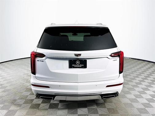 2022 Cadillac XT6 Premium Luxury FWD