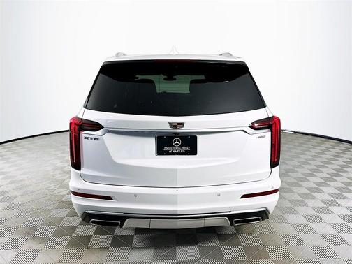 2022 Cadillac XT6 Premium Luxury FWD
