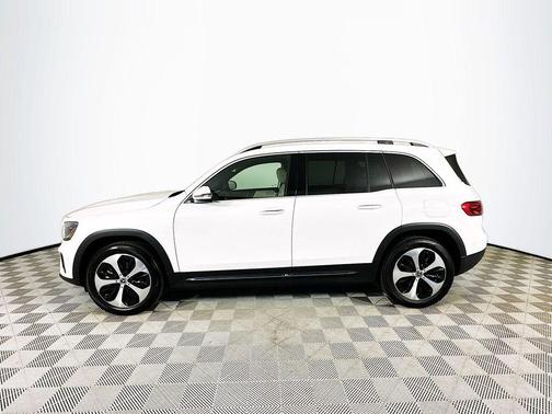 Polar White 2026 Mercedes-Benz GLB 250 Base