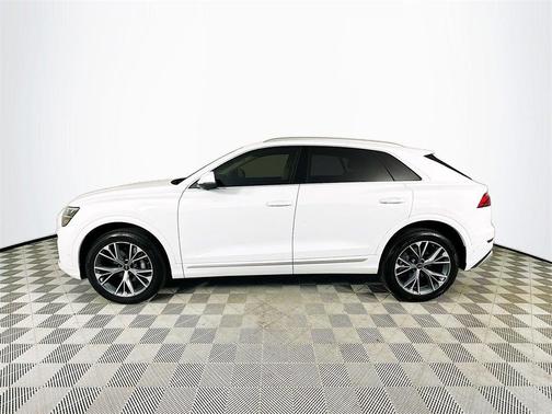 2025 Audi Q8 55 Premium