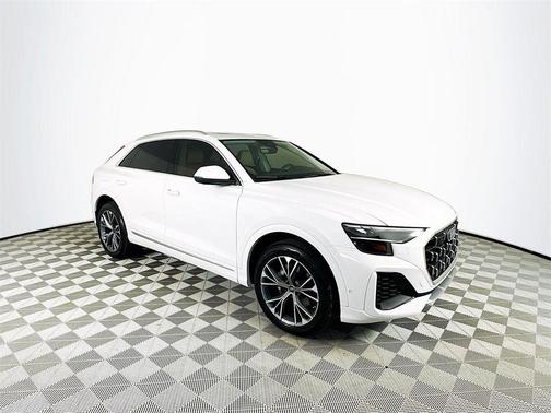 2025 Audi Q8 55 Premium
