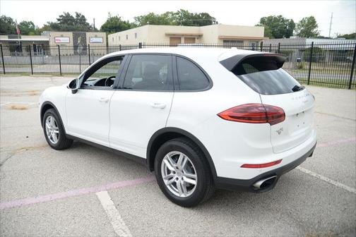 2016 Porsche Cayenne Base