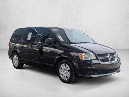 Black Onyx Crystal Pearlcoat 2020 Dodge Grand Caravan SE