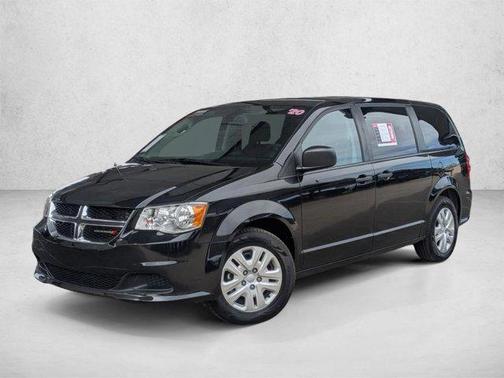 Black Onyx Crystal Pearlcoat 2020 Dodge Grand Caravan SE
