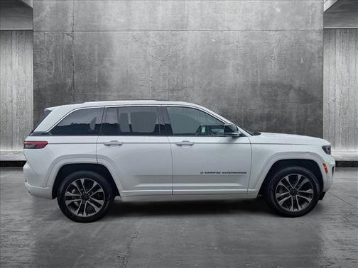 2022 Jeep Grand Cherokee Overland
