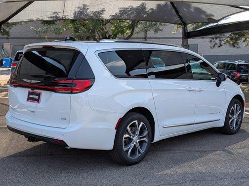2026 Chrysler Pacifica L