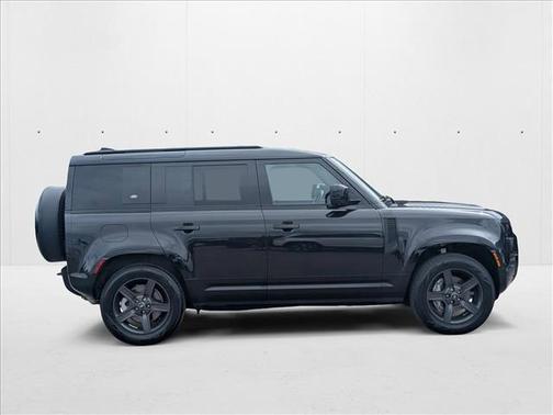 2024 Land Rover Defender 110 P400 X-Dynamic SE