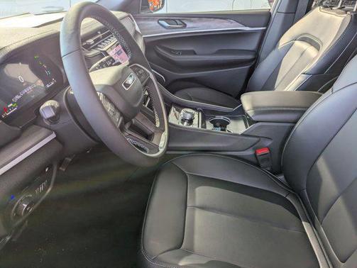 2025 Jeep Grand Cherokee 4xe Base