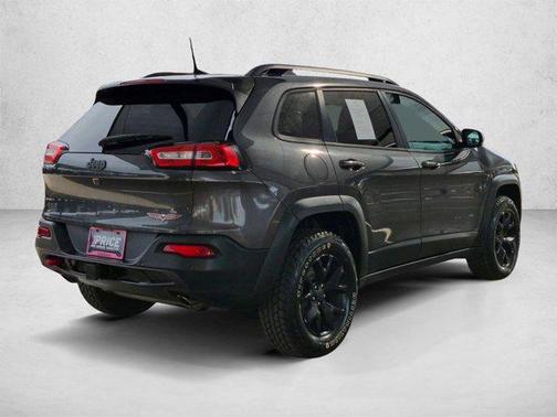 Granite Crystal Metallic Clearcoat 2017 Jeep Cherokee Trailhawk