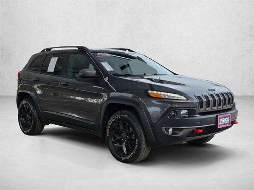 Granite Crystal Metallic Clearcoat 2017 Jeep Cherokee Trailhawk