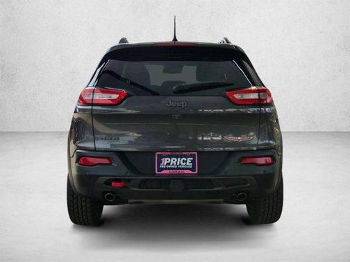 Granite Crystal Metallic Clearcoat 2017 Jeep Cherokee Trailhawk