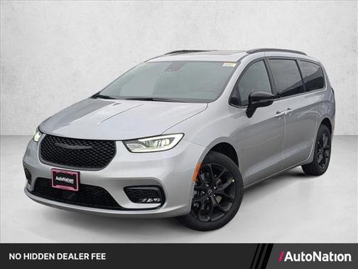 Silver Mist Clearcoat 2026 Chrysler Pacifica Limited