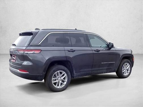 Baltic Gray Metallic Clearcoat 2026 Jeep Grand Cherokee Altitude