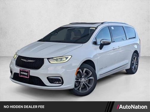 Bright White Clearcoat 2026 Chrysler Pacifica L