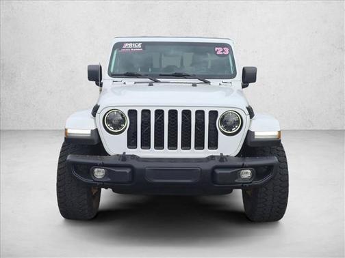 Bright White Clearcoat 2023 Jeep Gladiator Freedom 4x4