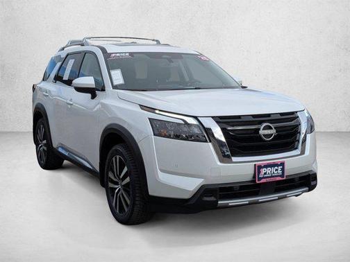 Everest White Pearl Tricoat 2025 Nissan Pathfinder Platinum 4WD