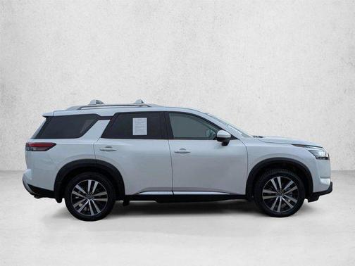 Everest White Pearl Tricoat 2025 Nissan Pathfinder Platinum 4WD