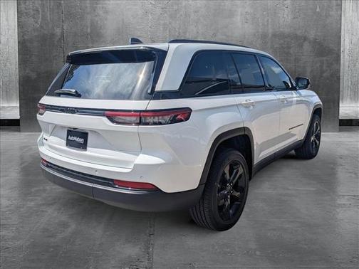 2025 Jeep Grand Cherokee Altitude