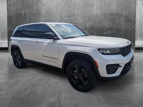 2025 Jeep Grand Cherokee Altitude