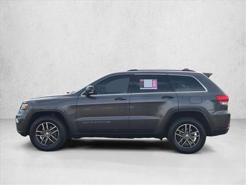 Granite Crystal Metallic Clearcoat 2017 Jeep Grand Cherokee Limited