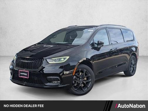 Diamond Black Crystal Pearlcoat 2026 Chrysler Pacifica Limited