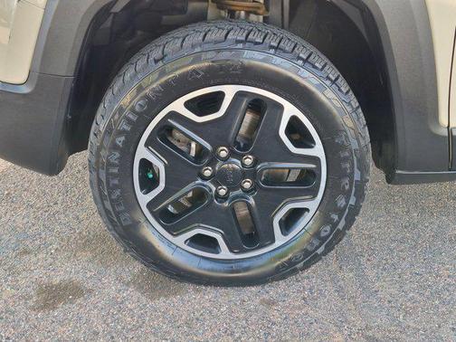 Mojave Sand 2016 Jeep Renegade Trailhawk