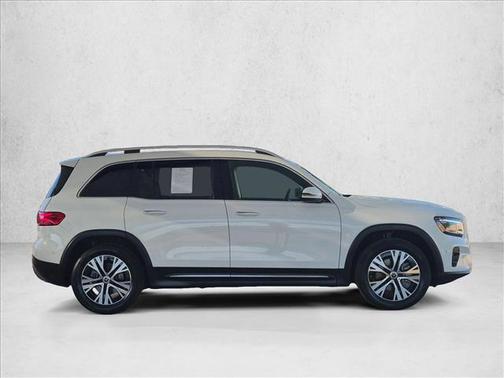 Polar White 2025 Mercedes-Benz GLB 250 4MATIC