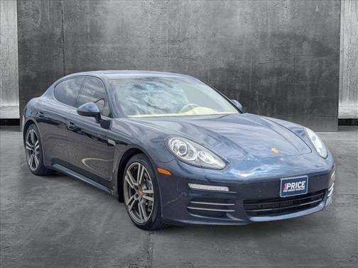 2014 Porsche Panamera 4
