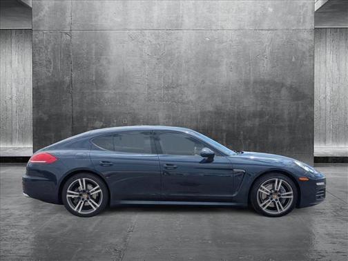2014 Porsche Panamera 4