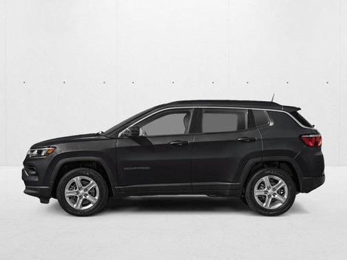 Diamond Black Crystal Pearlcoat 2026 Jeep Compass Latitude