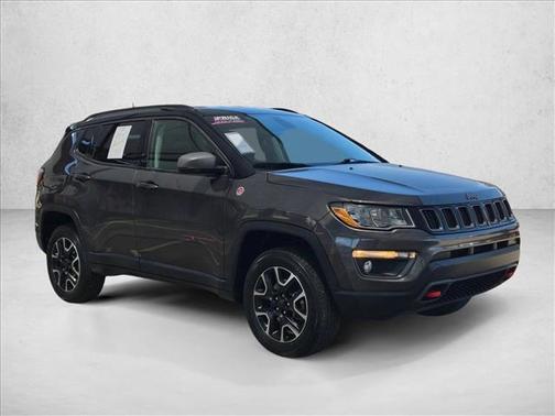 Granite Crystal Metallic Clearcoat 2019 Jeep Compass Trailhawk
